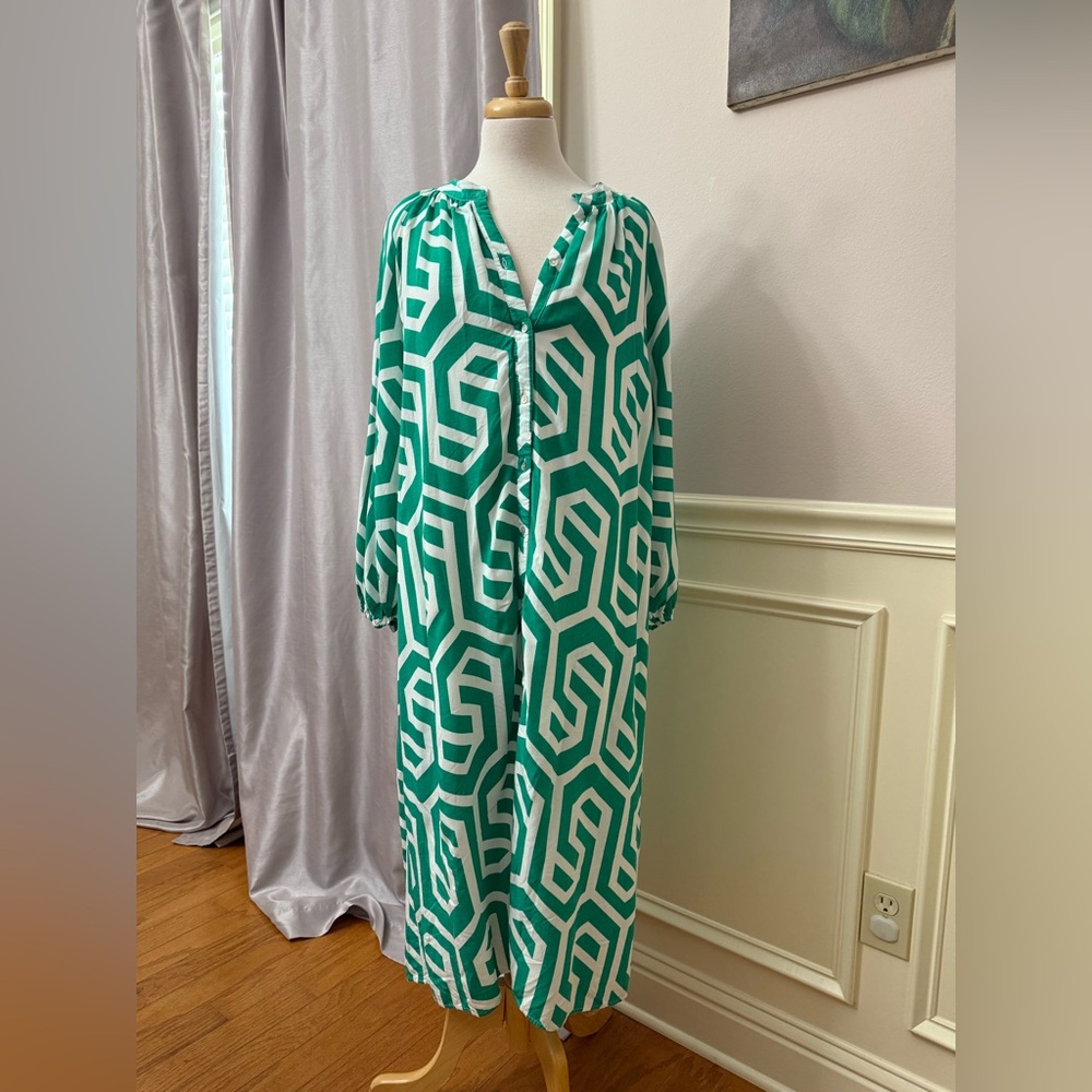 Entro Green Resort Wear Plunge Neck Bishop Sleeve Dress